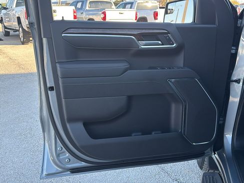 New 2026 GMC Sierra 1500 Elevation image 8