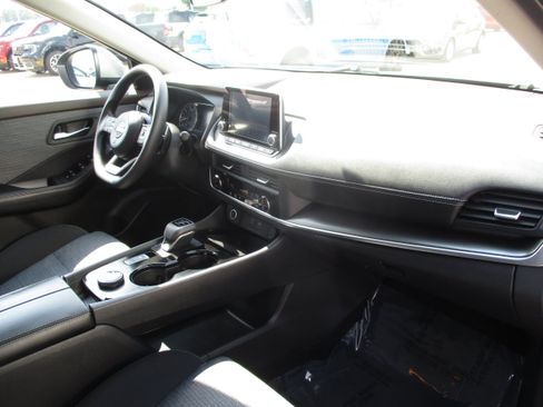 Used 2023 Nissan Rogue SV AWD/4WD image 36