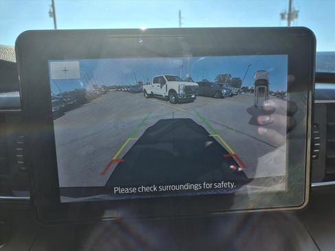 Certified 2022 Ford Explorer XLT w/ Equipment Group 202A image 5