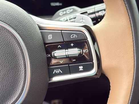 Used 2024 Kia Sorento SX Prestige w/ Olive Brown Leather Package image 17