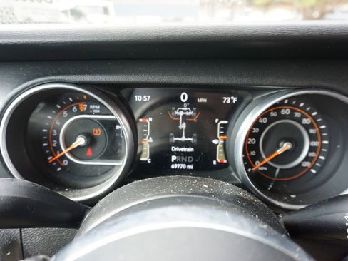 Used 2018 Jeep Wrangler Unlimited Sahara image 6