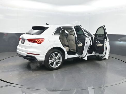 Used 2019 Audi Q3 2.0T Premium Plus w/ Premium Plus Package image 39