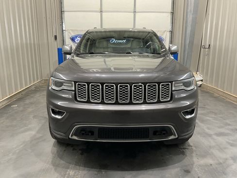 Used 2019 Jeep Grand Cherokee Overland image 2
