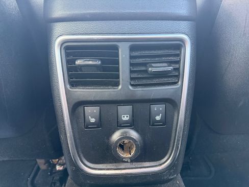 Used 2013 Chrysler 300 C AWD/4WD image 36