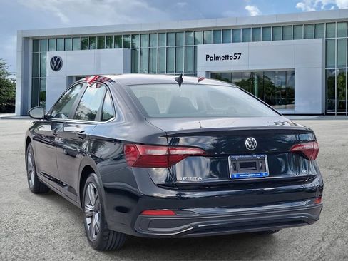 Used 2023 Volkswagen Jetta SE FWD image 4