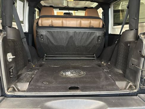 Used 2015 Jeep Wrangler Rubicon w/ Power Convenience Group AWD/4WD image 24