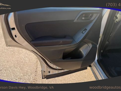 Used 2015 Subaru Forester 2.5i AWD/4WD image 11