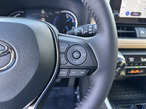 Certified 2025 Toyota RAV4 XLE image 20