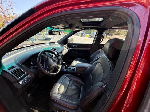 Used 2017 Ford Explorer Sport w/ Equipment Group 401A AWD/4WD image 7