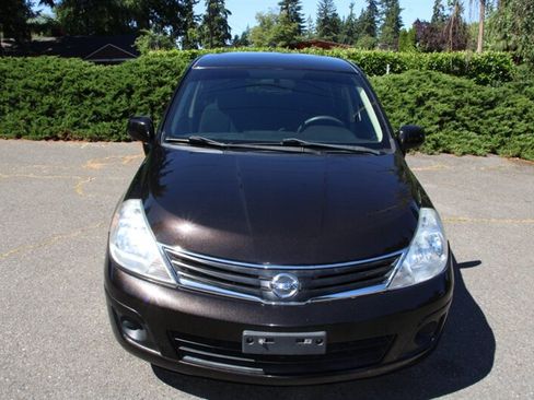 Used 2011 Nissan Versa 1.8 S w/ Plus Pkg FWD image 9