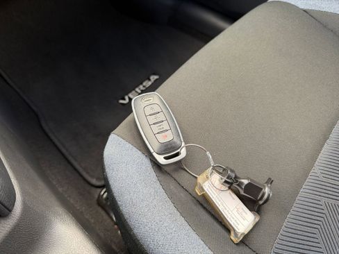 Used 2025 Nissan Versa SV FWD image 21