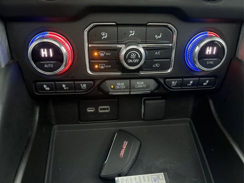 Used 2021 GMC Yukon XL SLT w/ SLT Premium Package image 29