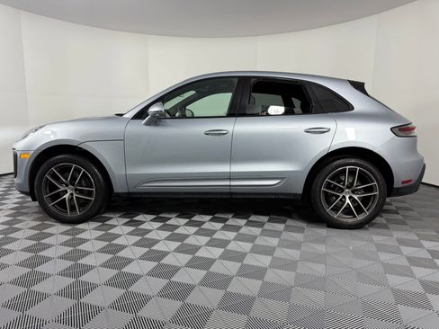 Used 2024 Porsche Macan image 2