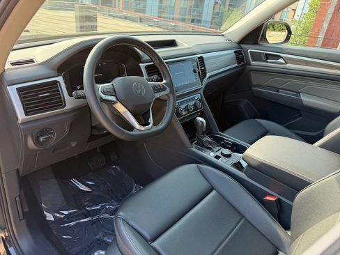 Certified 2023 Volkswagen Atlas SEL AWD/4WD image 8