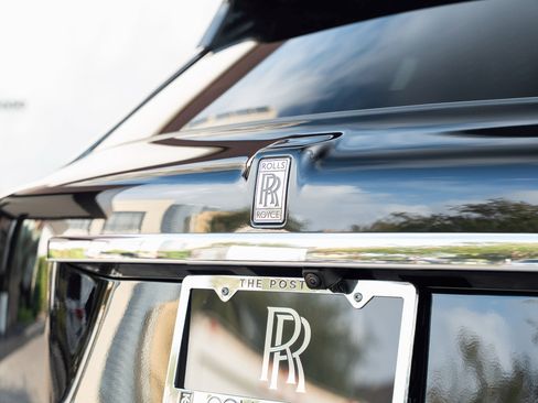 Certified 2023 Rolls-Royce Cullinan w/ Dark Exterior Package image 46