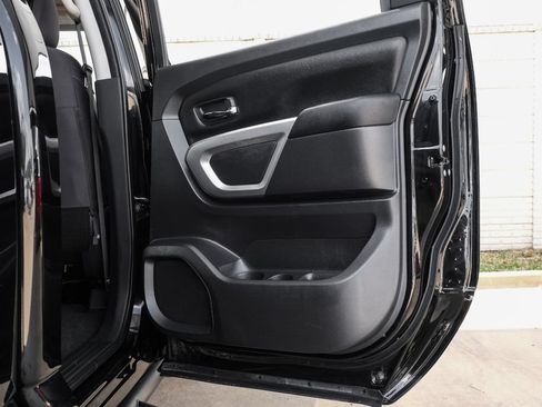 Used 2022 Nissan Titan SV w/ Accessory Utility Package AWD/4WD image 45