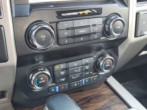Used 2019 Ford F150 Lariat AWD/4WD image 25