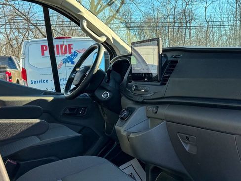 Used 2024 Ford E-Transit Low Roof image 12