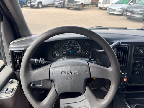 Used 2006 GMC Savana 1500 Passenger RWD image 17