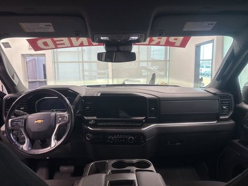 Used 2022 Chevrolet Silverado 1500 LT AWD/4WD image 13
