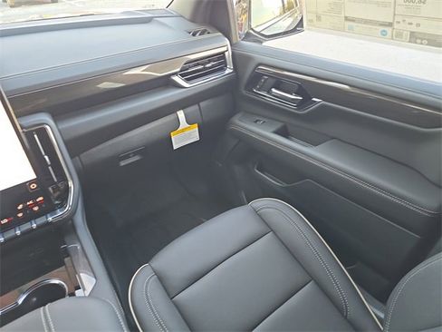 New 2026 GMC Yukon XL Elevation w/ LPO, Elevation Black Package image 15