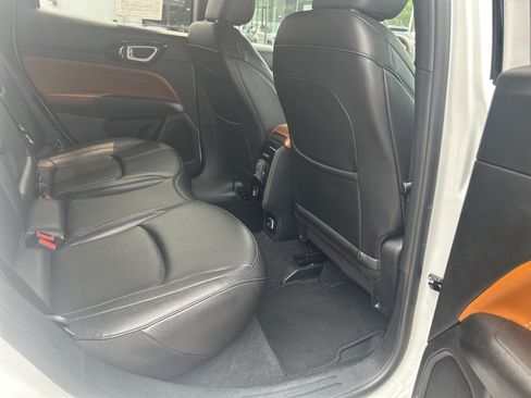 Certified 2024 Jeep Compass Limited AWD/4WD image 17