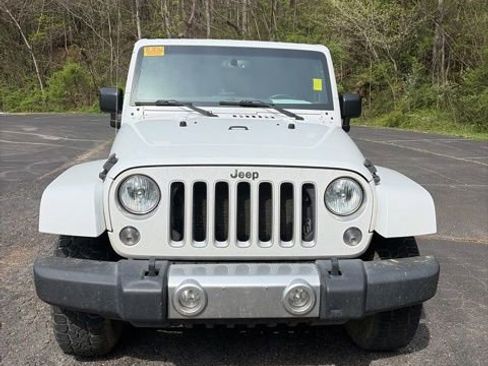 Used 2017 Jeep Wrangler Unlimited Sahara image 2