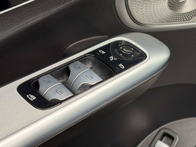 Used 2023 Mercedes-Benz GLC 300 4MATIC image 18