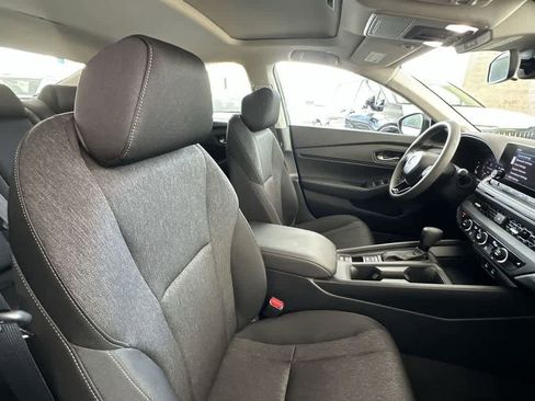 Used 2025 Honda Accord SE image 27