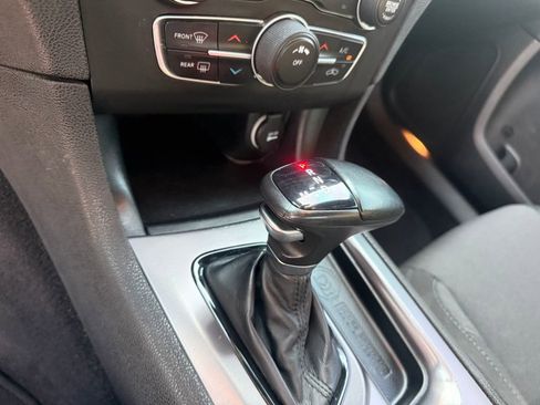 Used 2022 Dodge Charger SXT w/ Blacktop Package image 21