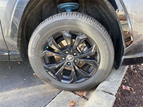 Used 2022 Toyota RAV4 XSE image 7