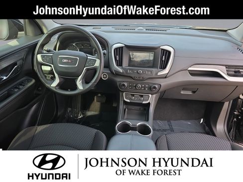 Used 2023 GMC Terrain SLE w/ Driver Convenience Package image 17