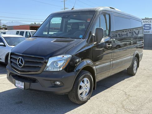 Used 2016 Mercedes-Benz Sprinter 2500 image 2