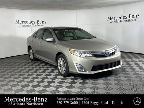 Used 2013 Toyota Camry XLE image 1
