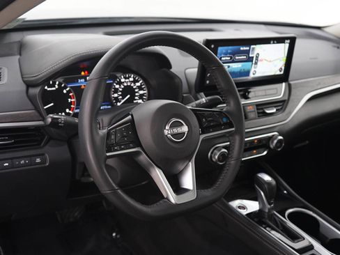 Used 2023 Nissan Altima 2.5 SV w/ SV Premium Package AWD/4WD image 19