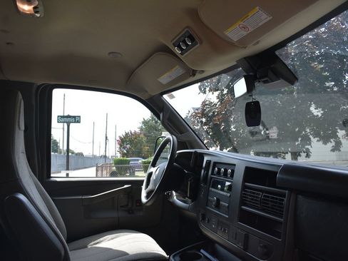 Used 2023 Chevrolet Express 3500 LT w/ LT Preferred Equipment Group RWD image 17