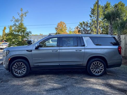 Used 2023 GMC Yukon XL Denali Ultimate image 5