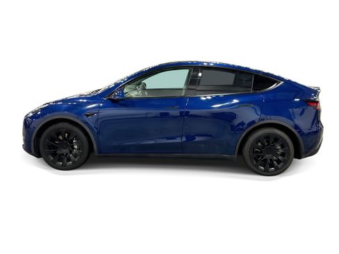 Certified 2021 Tesla Model Y Long Range AWD/4WD image 3