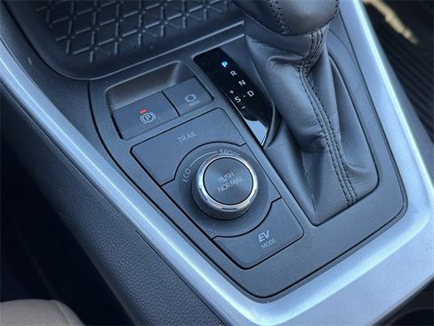 Used 2024 Toyota RAV4 XLE image 21