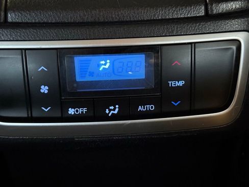 Used 2017 Toyota Highlander Limited FWD image 18