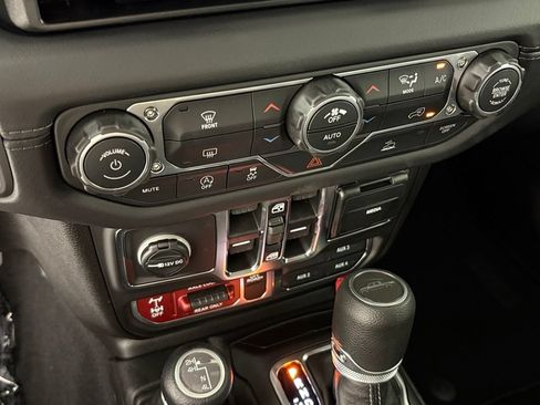 New 2026 Jeep Gladiator Mojave w/ Dual Top Group AWD/4WD image 38