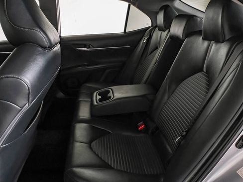 Used 2018 Toyota Camry SE FWD image 32