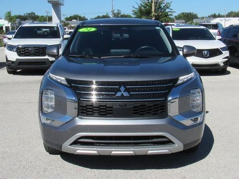 Used 2024 Mitsubishi Outlander SE image 10