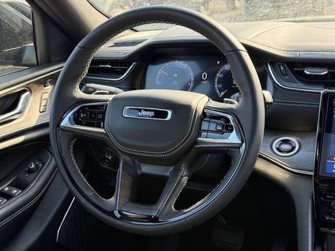 New 2025 Jeep Grand Cherokee L Overland w/ Advanced Protech Group III AWD/4WD image 9
