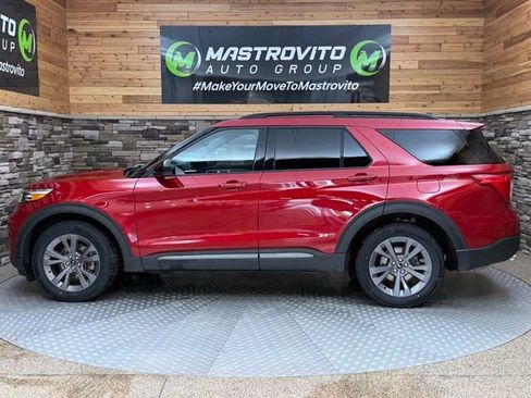 Used 2023 Ford Explorer XLT w/ Equipment Group 202A AWD/4WD image 6