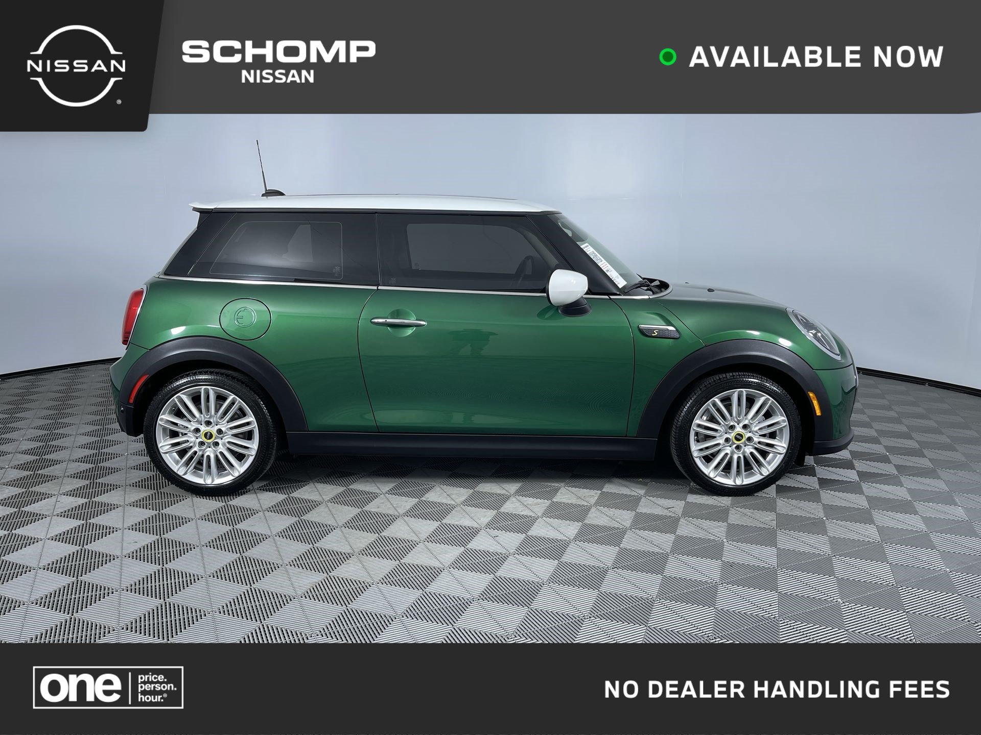 Used 2023 MINI Cooper SE FWD image 1