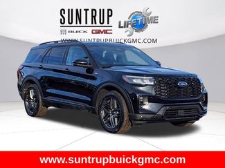 Used 2025 Ford Explorer ST-Line w/ ST-Line Street Pack video 3