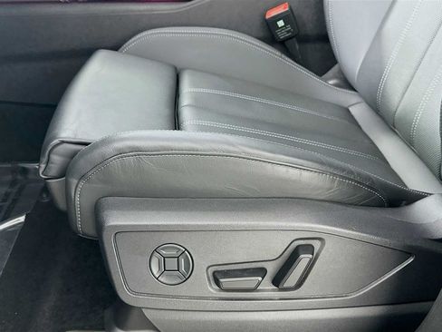 Certified 2025 Audi Q5 Premium Plus w/ Premium Plus AWD/4WD image 17