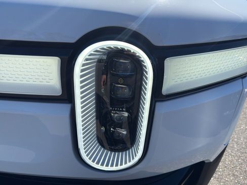 Used 2023 Rivian R1S Adventure image 11