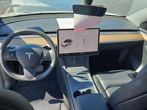 Used 2024 Tesla Model Y Long Range image 2